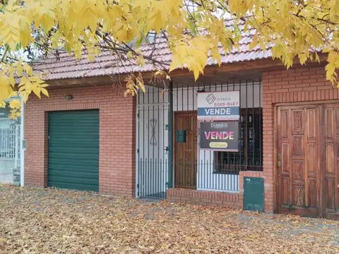 Casa 4 amb con local al fte, patio y garage! lomas