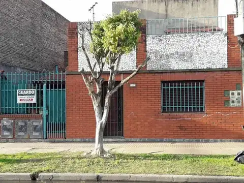 Departamento tipo casa al frente de 3 amb