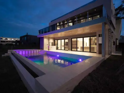 Venta casa  el yacht, nordelta, tigre 9 amb pileta parrilla rio
