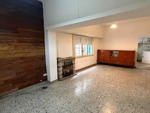 Venta ph 3 amb. con cochera y patio en caseros