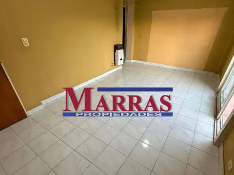 Departamento 2 ambientes con balcon a refaccionar