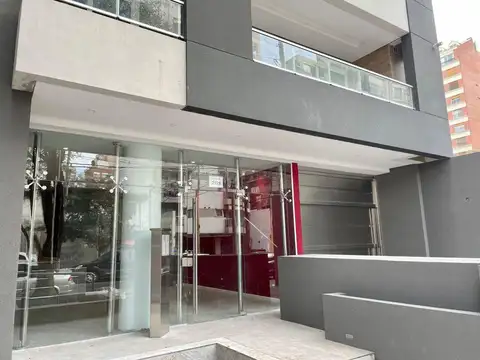 Piso de 4 ambientes con 2 cocheras