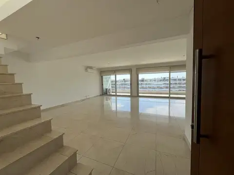 Departamento de 2 pisos en venta en bouquet.