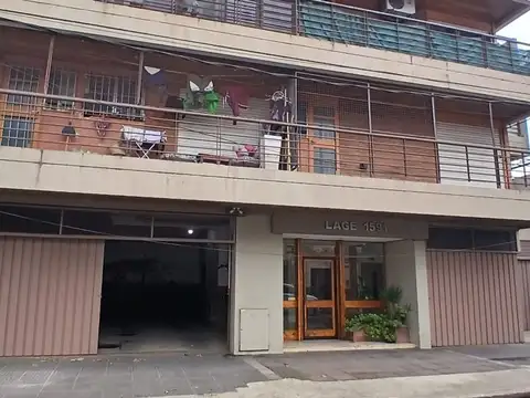 Cochera fija cubierta en santos lugares