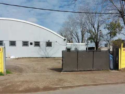 Alquilo galpon industrial de 200 m2