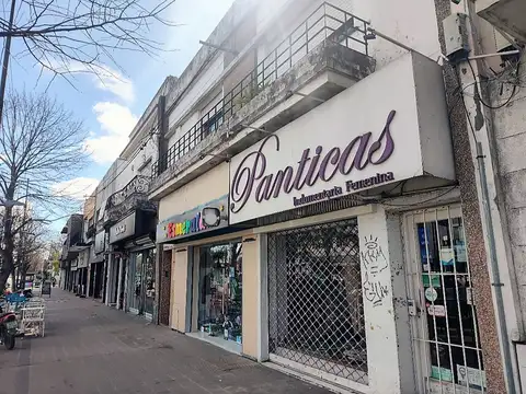 Dos locales y casa en venta los hornos bloque