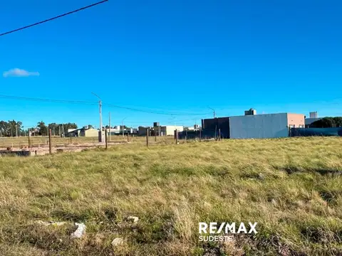 Lote en barrio las cañitas ii