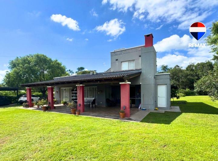 Casa · 222m² · 5 Ambientes · 2 Cocheras