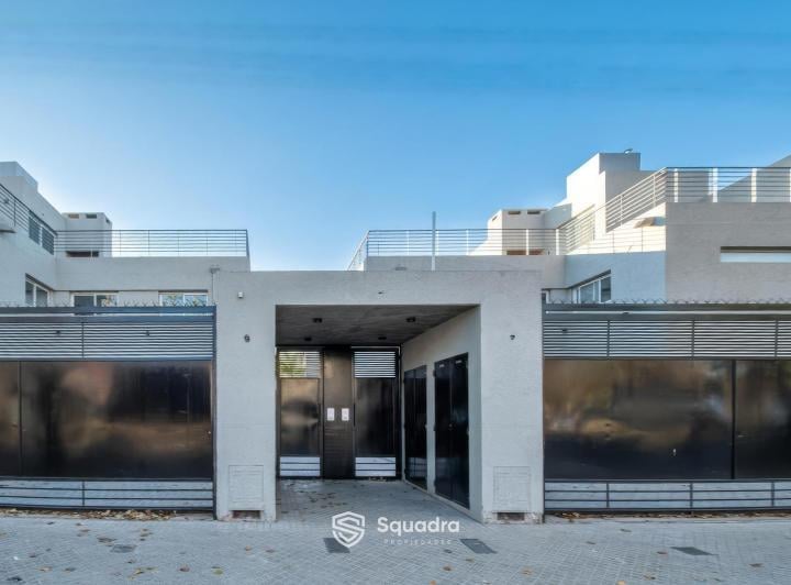 Casa · 102m² · 4 Ambientes · 1 Cochera