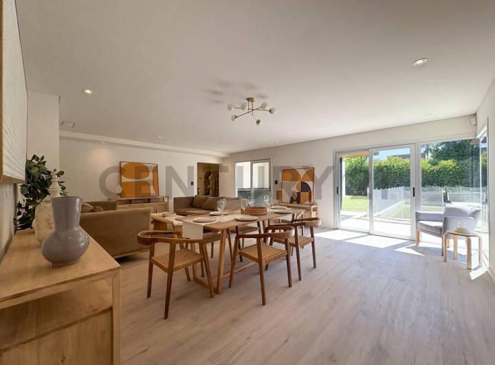 Casa · 258m² · 6 Ambientes · 1 Cochera