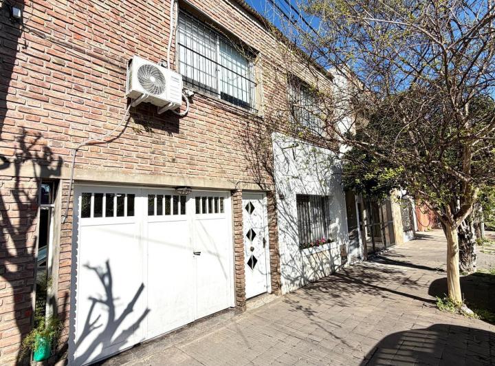 Casa · 176m² · 6 Ambientes · 2 Cocheras