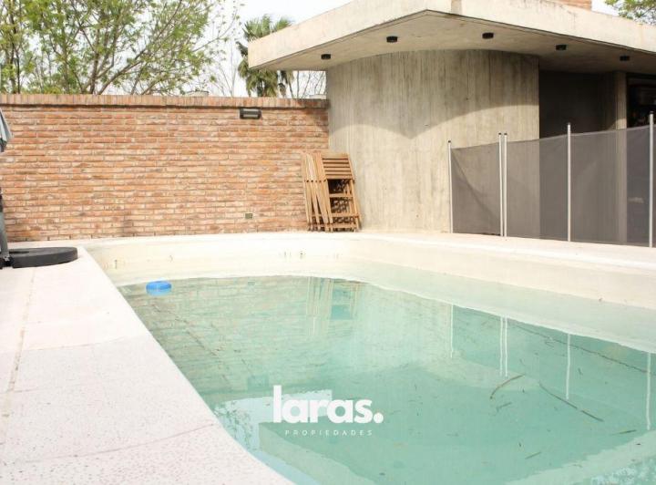 Casa · 188m² · 6 Ambientes · 1 Cochera