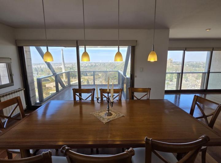 Departamento · 200m² · 6 Ambientes · 2 Cocheras