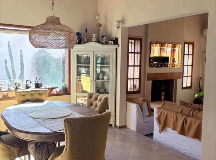 Casa · 257m² · 5 Ambientes · 2 Cocheras