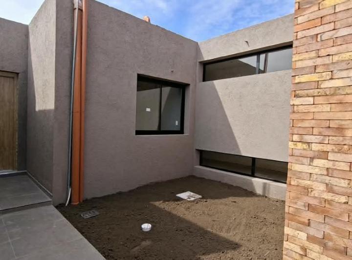 Casa · 95m² · 3 Ambientes · 2 Cocheras