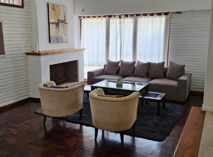 Casa · 145m² · 5 Ambientes · 1 Cochera