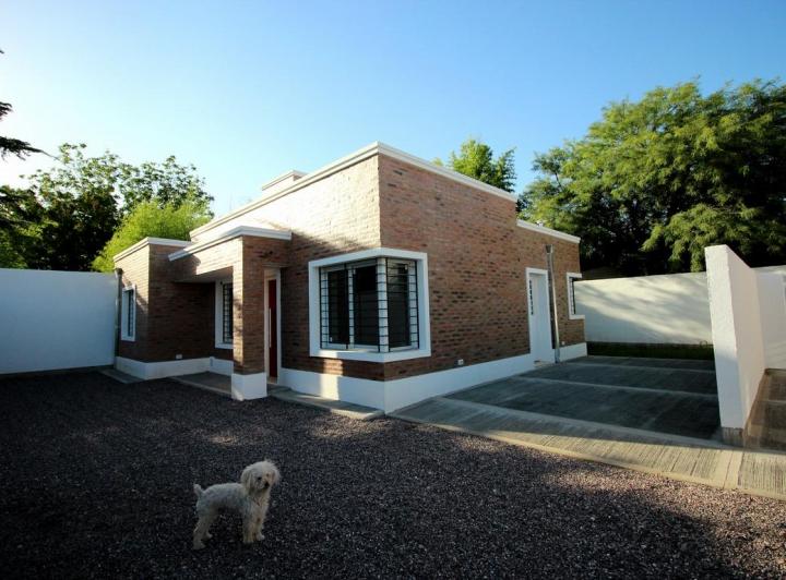 Casa · 80m² · 3 Ambientes · 2 Cocheras