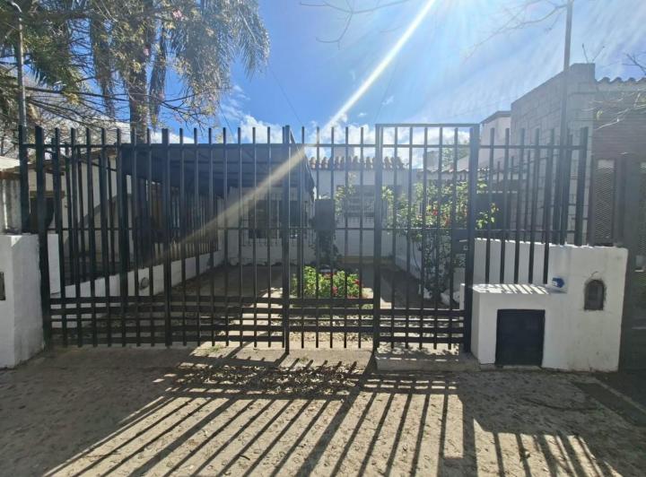 Casa · 75m² · 4 Ambientes · 1 Cochera