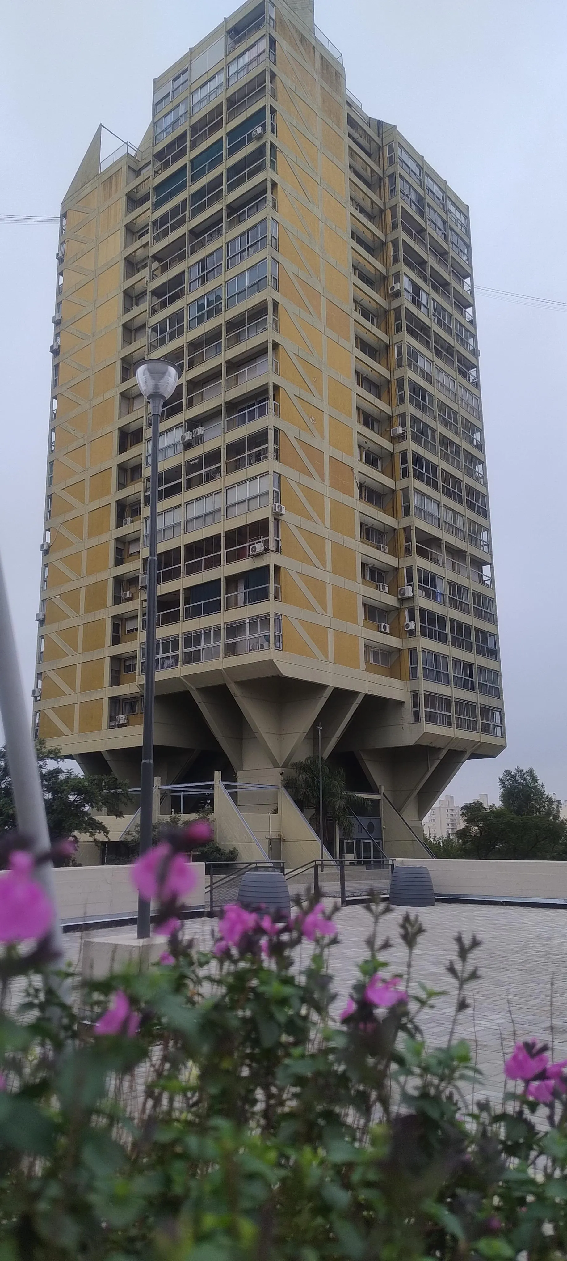 Departamento en venta con 4 dormitorios y cochera. Acepto permuta
