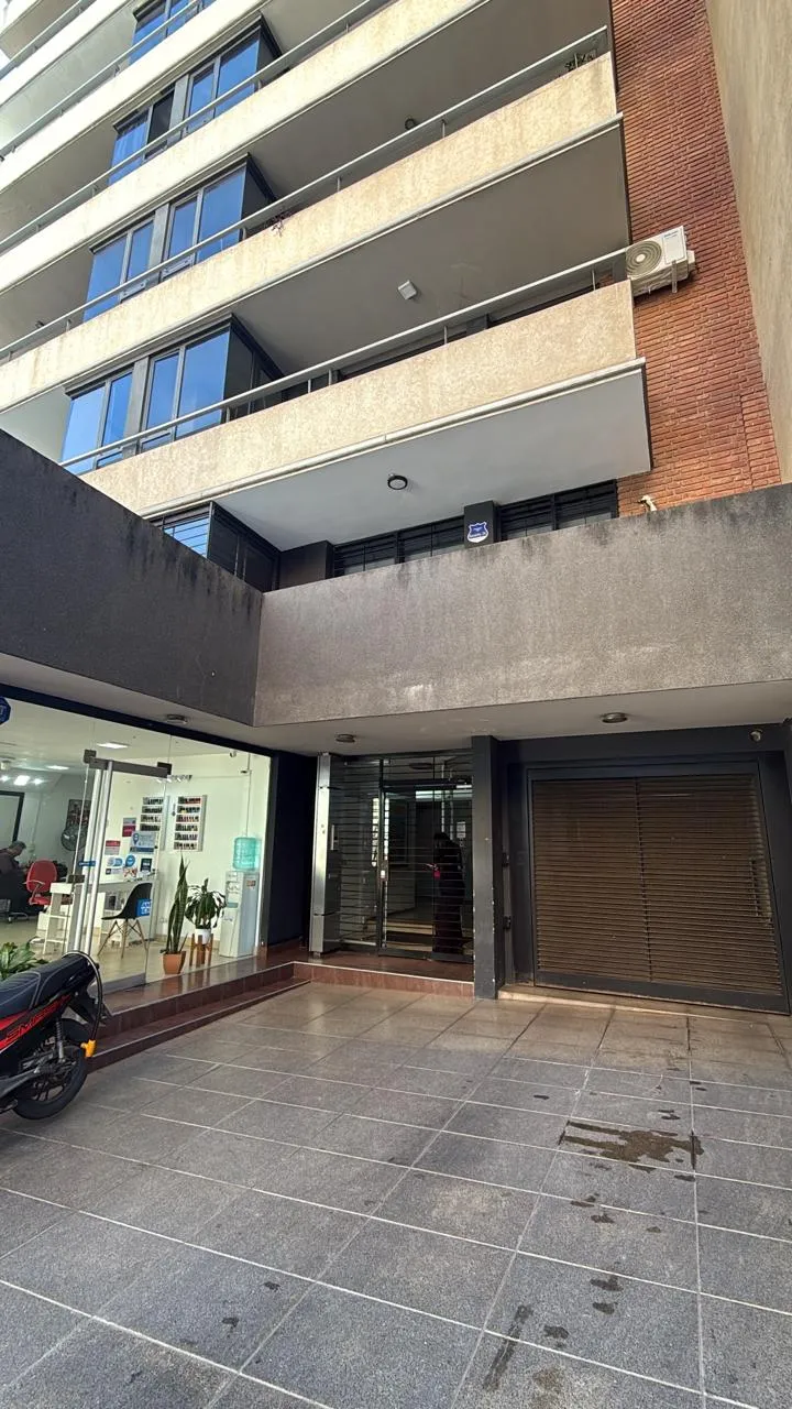 Vendo Gran Departamento de 2 Dormitorios y cochera doble en Nueva Córdoba