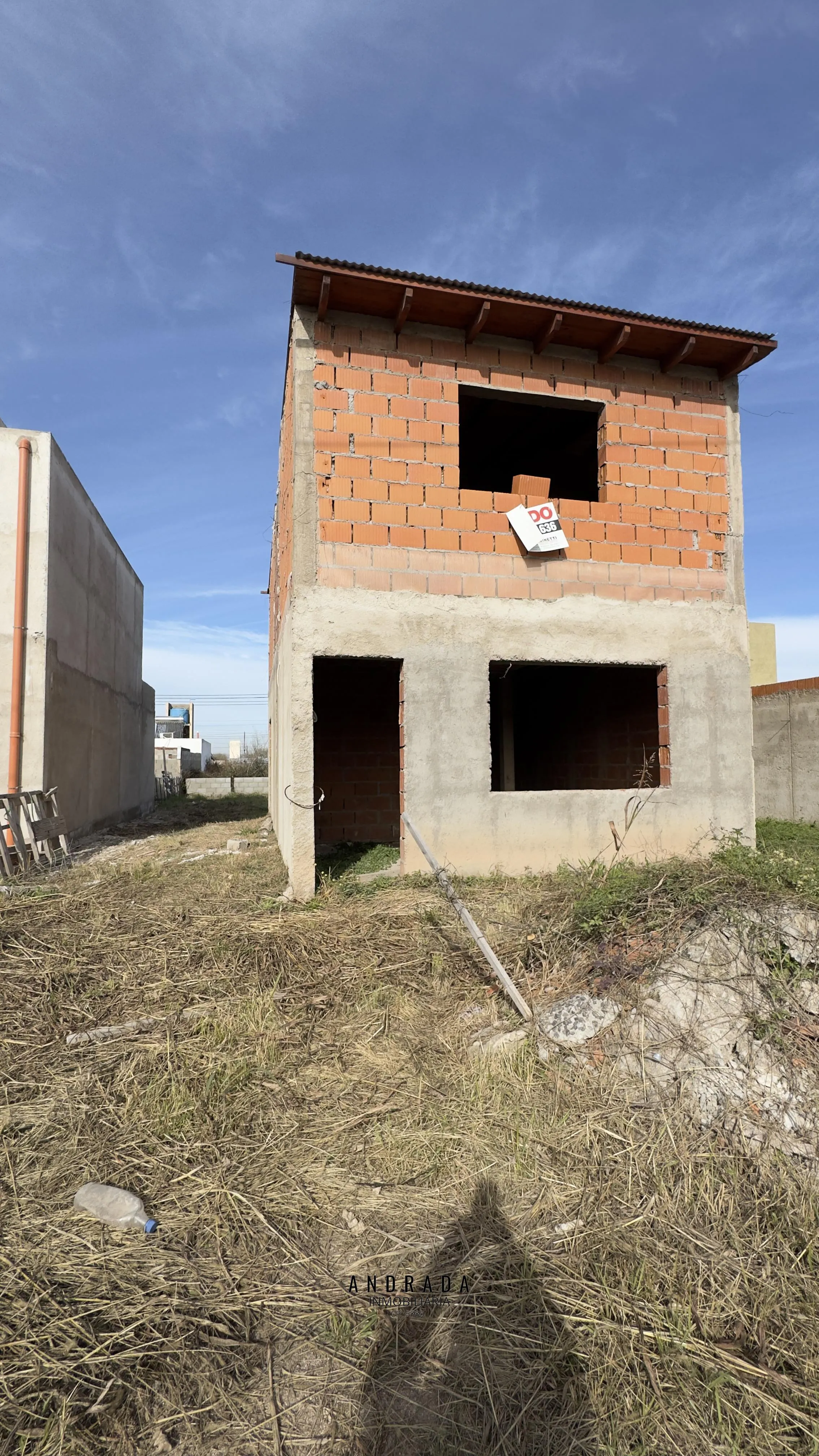 Arguello Norte lote de 200m2 con construccion a terminar c Escritura - Barrio co...