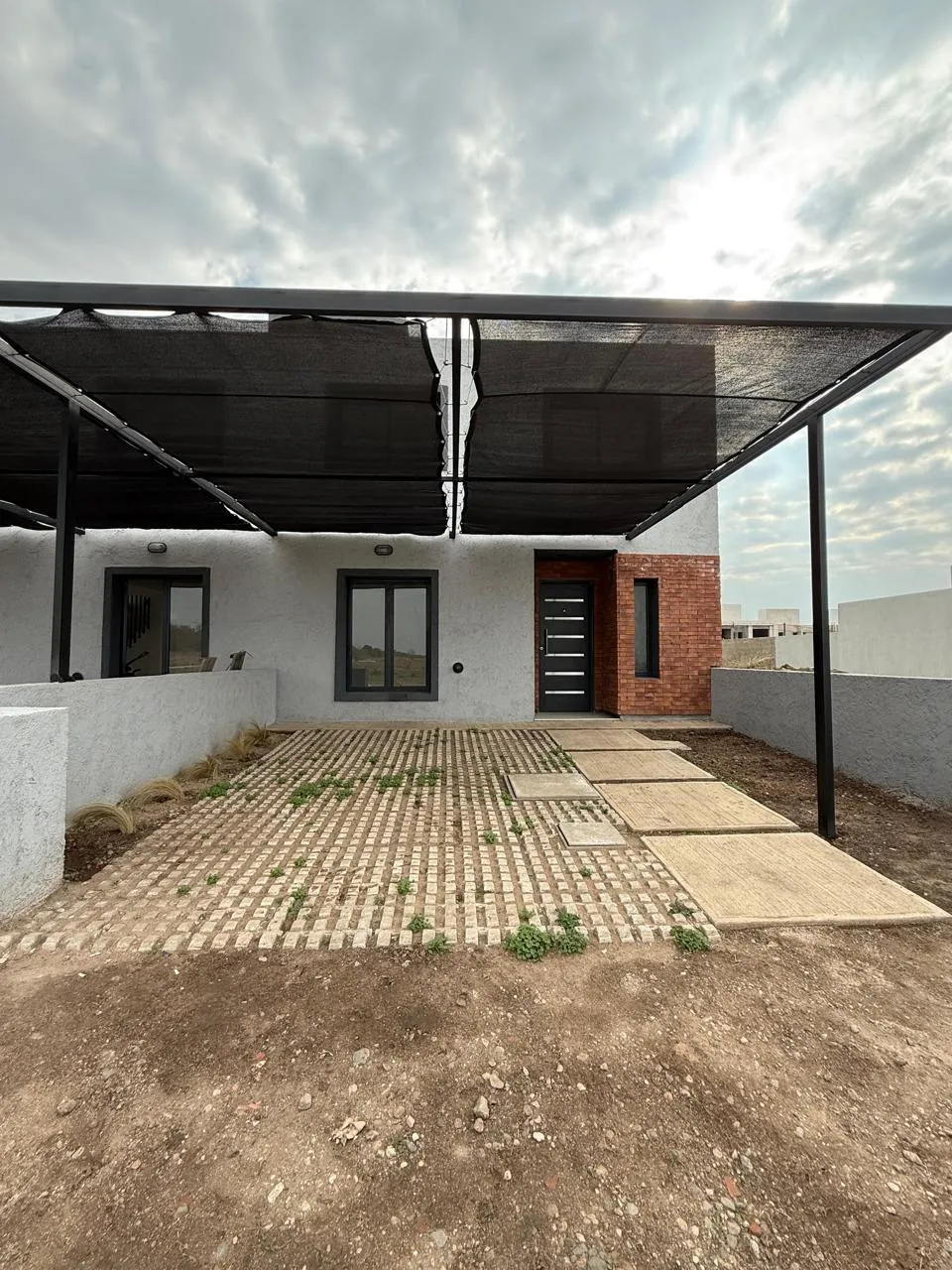 CASA EN ALQUILER 3 DORMITORIOS BARRIO DOCTA