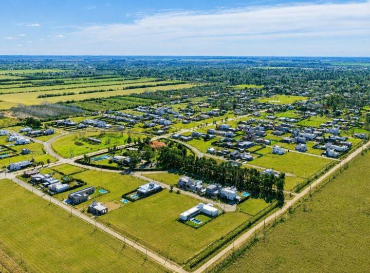 Terreno · 680m²