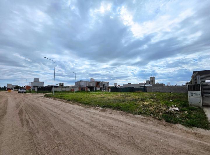 Terreno · 251m²