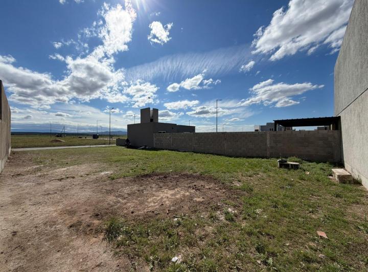 Terreno · 324m²