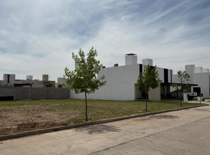 Terreno · 360m²
