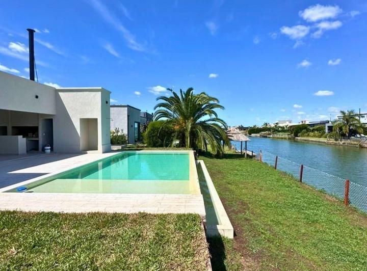 Casa · 300m² · 4 Ambientes