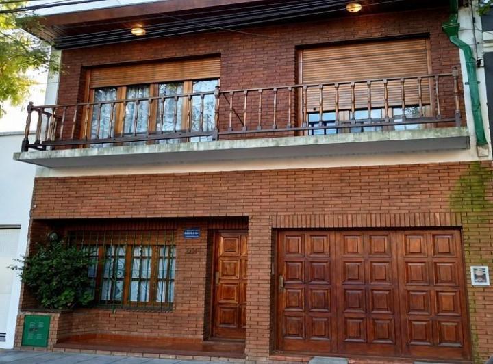 Casa · 157m² · 4 Ambientes · 1 Cochera