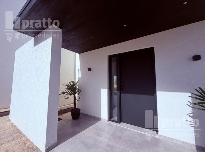 Casa · 181m² · 5 Ambientes · 2 Cocheras