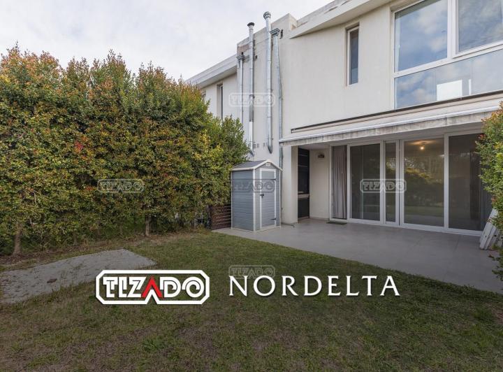 Casa · 104m² · 4 Ambientes · 2 Cocheras
