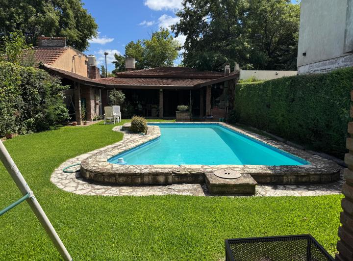 Casa · 100m² · 3 Ambientes · 1 Cochera