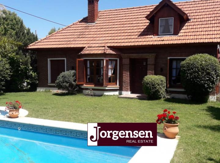 Casa · 135m² · 3 Dormitorios · 2 Cocheras
