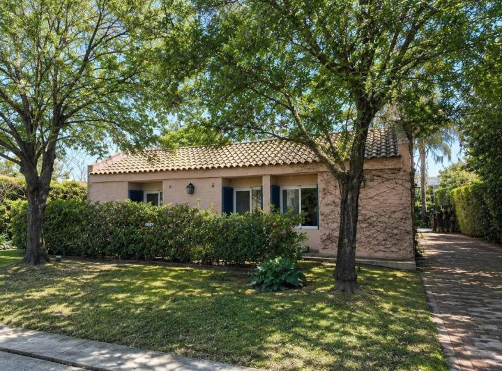 Casa · 133m² · 5 Ambientes · 1 Cochera