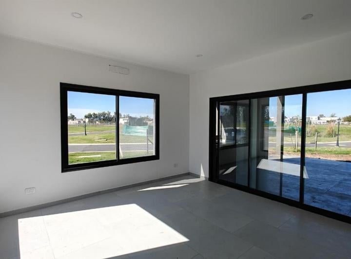 Casa · 131m² · 4 Ambientes · 4 Cocheras