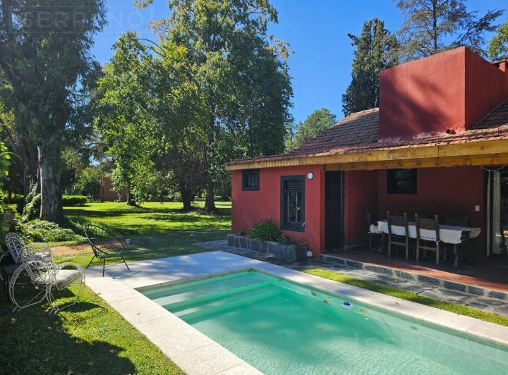 Casa · 82m² · 3 Ambientes · 2 Cocheras
