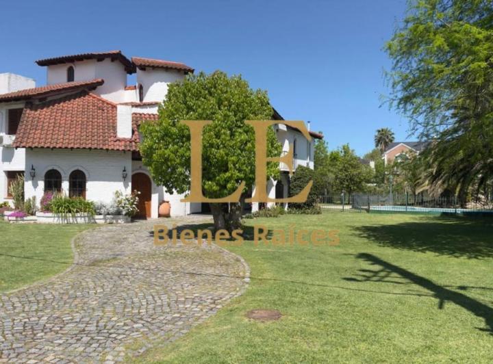 Casa · 185m² · 5 Ambientes · 5 Cocheras