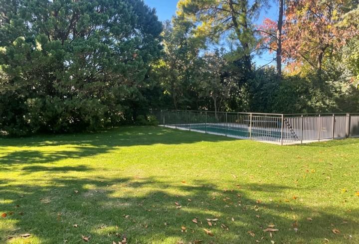 Casa · 324m² · 5 Ambientes · 2 Cocheras