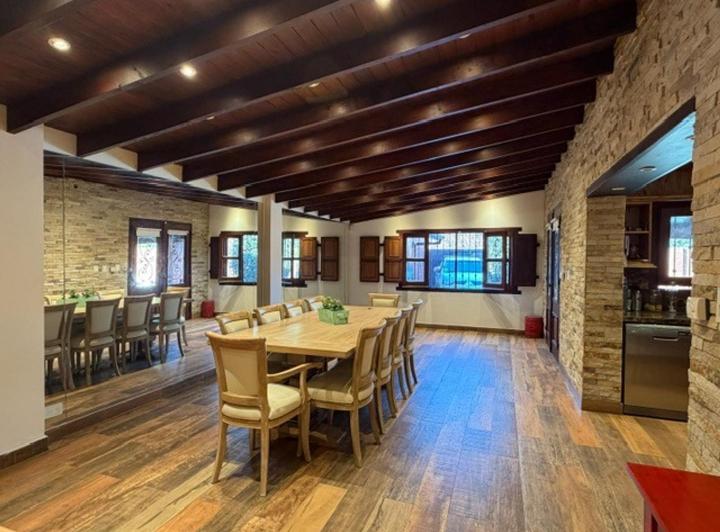 Casa · 153m² · 3 Ambientes · 2 Cocheras