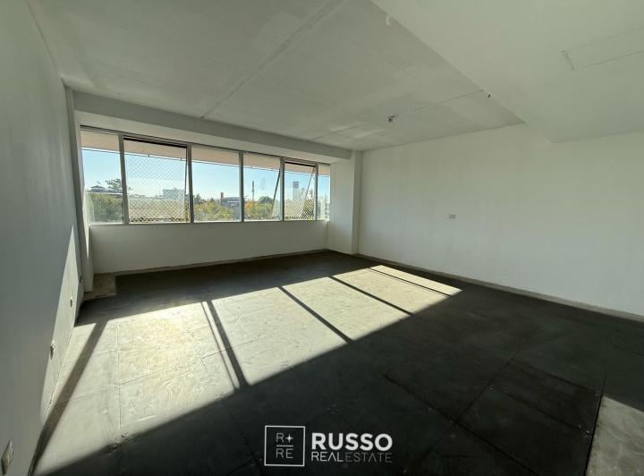 Oficina comercial · 60m² · 1 Ambiente · 1 Cochera