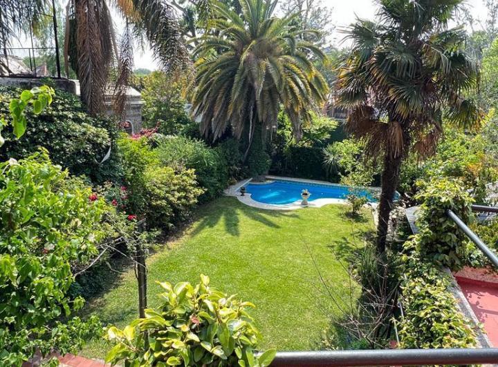 Casa · 270m² · 6 Ambientes · 1 Cochera