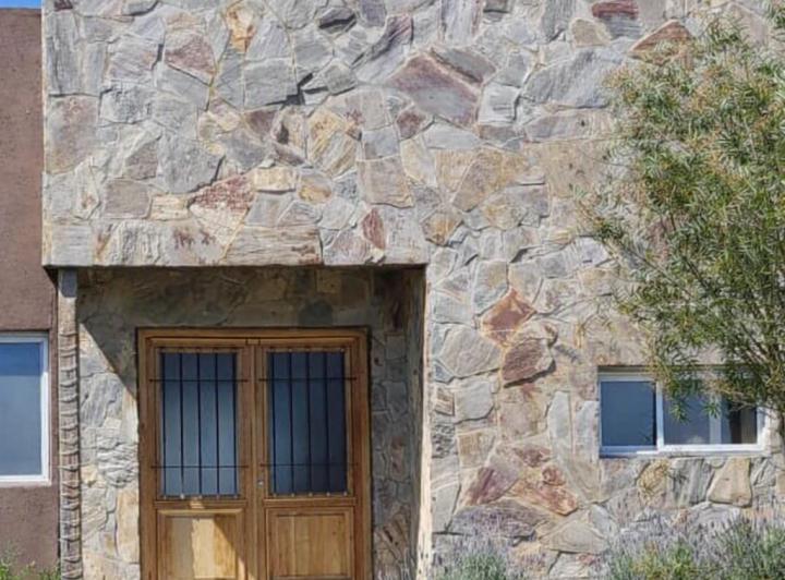 Casa · 180m² · 5 Ambientes · 2 Cocheras