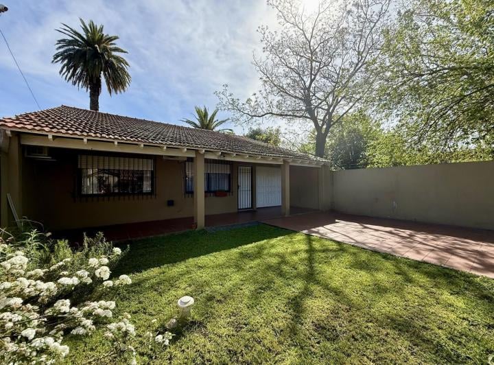 Casa · 140m² · 5 Ambientes · 3 Cocheras