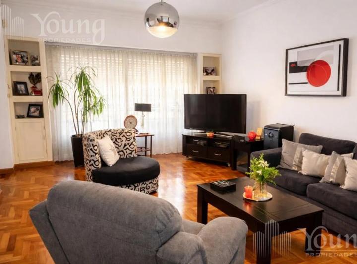 Casa · 308m² · 5 Ambientes · 2 Cocheras