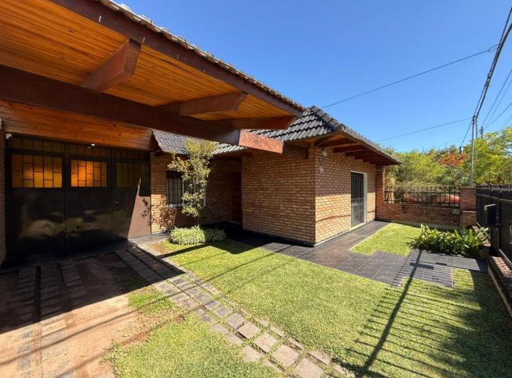 Casa · 193m² · 4 Ambientes · 3 Cocheras