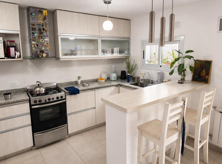 Casa · 160m² · 6 Ambientes · 1 Cochera