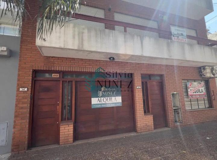 Local comercial · 183m² · 6 Ambientes · 1 Cochera